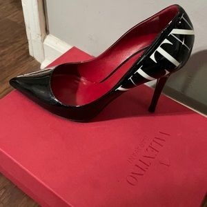 Valentino black pump